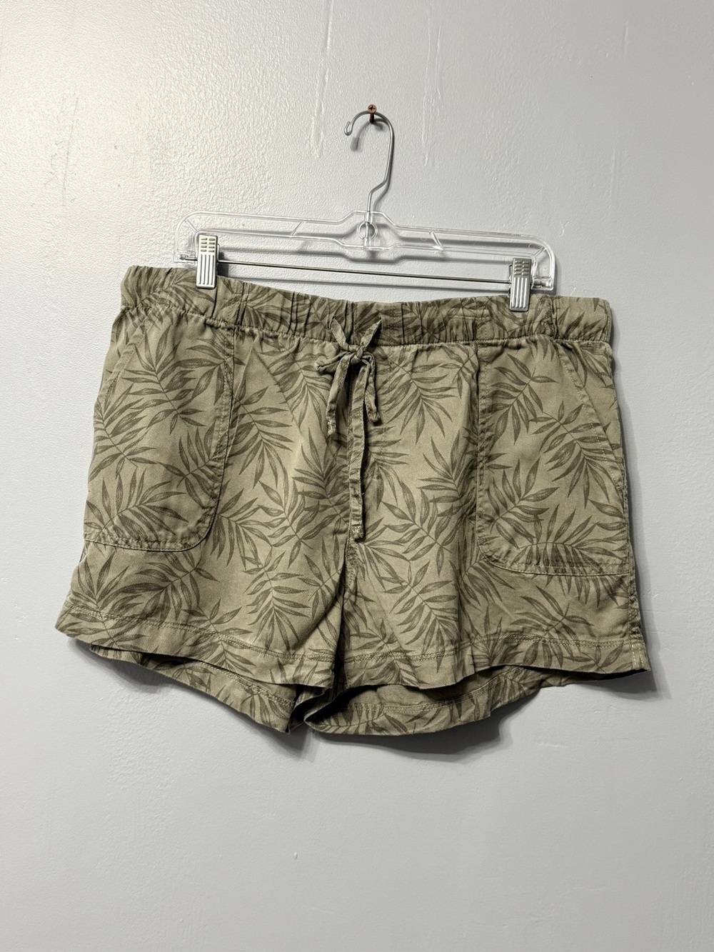 #17) GAP Olive Green Leaf-Print Drawstring Athletic Shorts